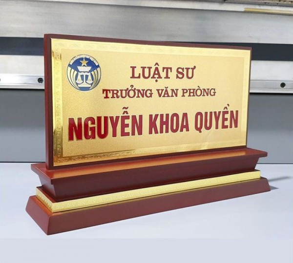 Biển Chức Danh Gỗ Đồng Tam Cấp