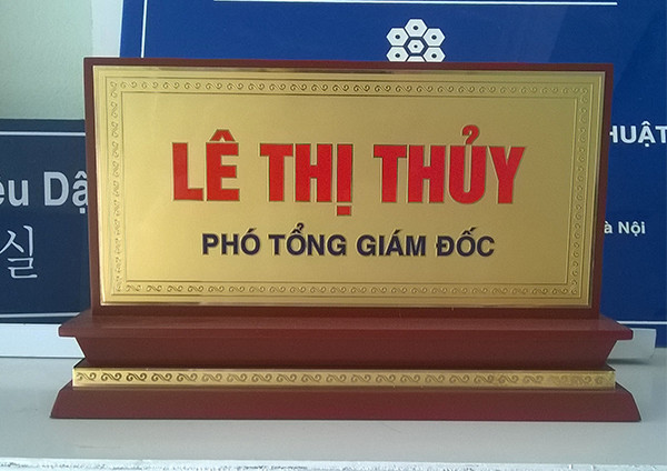 Biển Chức Danh Gỗ Đồng Tam Cấp