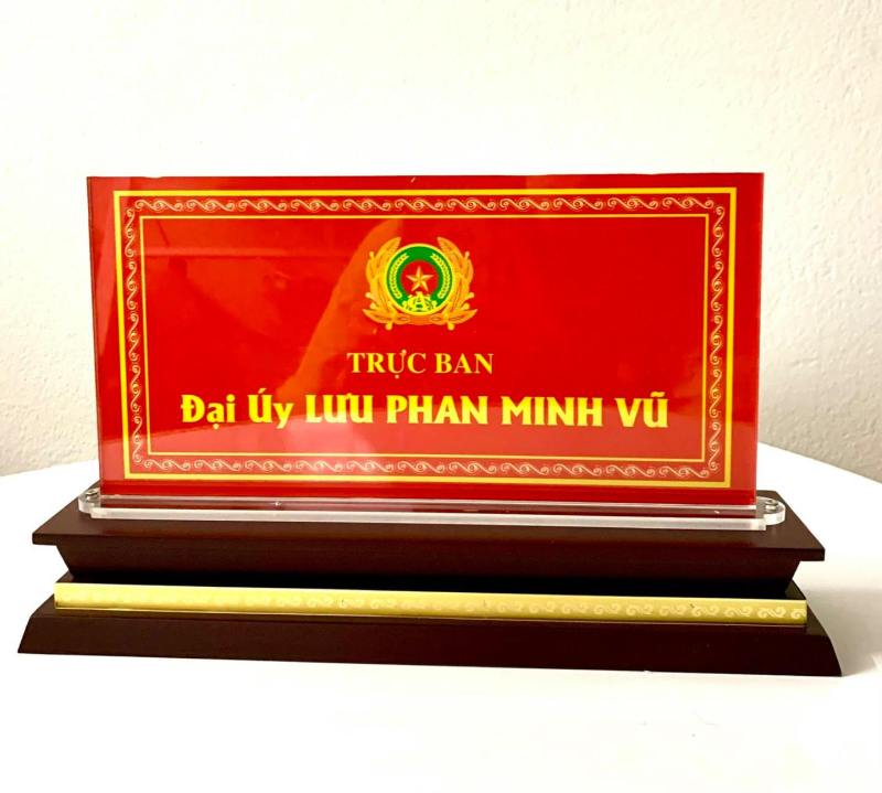 Biển chức danh Gỗ Mica Mặt 3mm,5mm