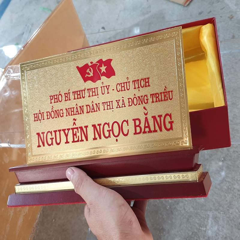 Biển Chức Danh Gỗ Đồng Mặt Đồng 2mm