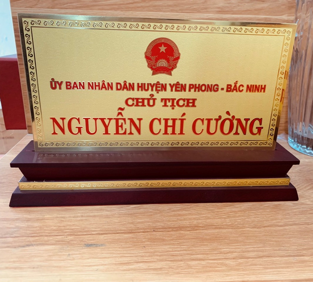 Biển Chức Danh Gỗ Đồng Tam Cấp